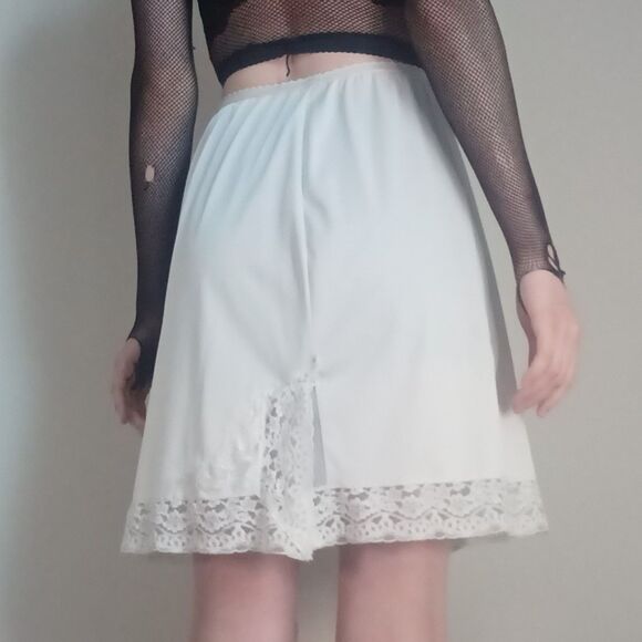 Vintage Lacy White Half Slip Skirt - Picture 4 of 12
